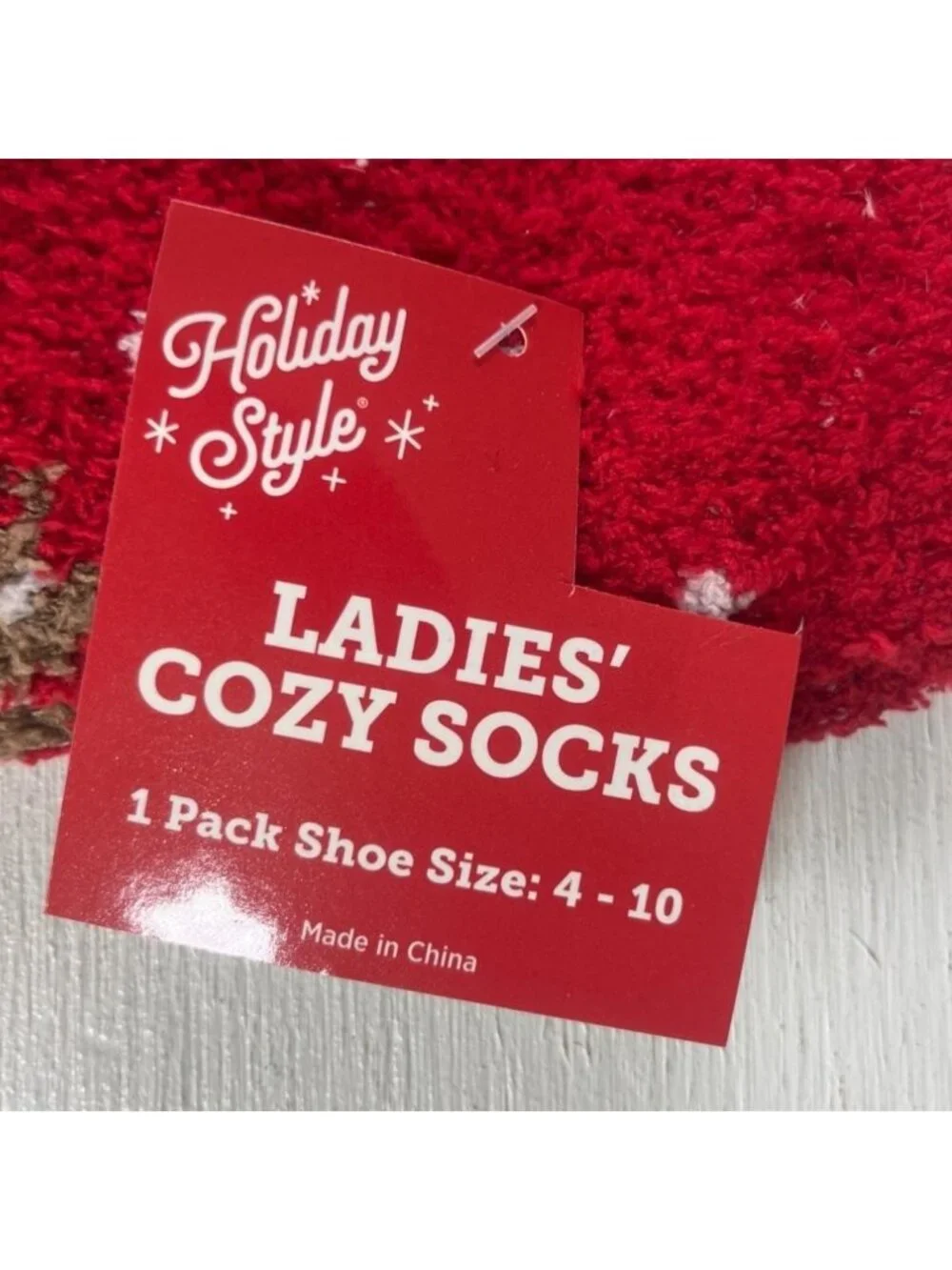 Holiday Style Cozy Socks Reindeer Pattern Womens Size 4-10 Red New